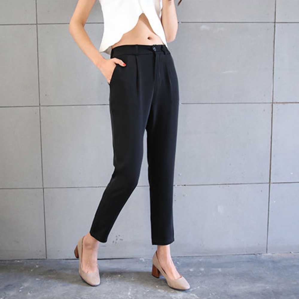 Black Pants -